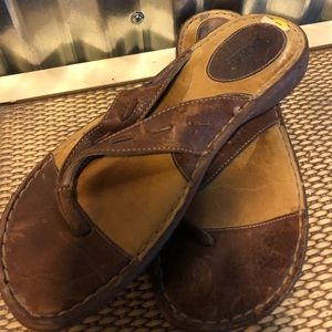 Born sandals